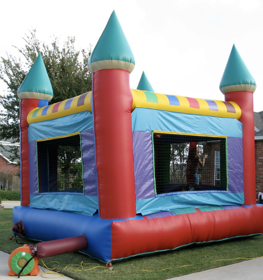 this image shows bounce house rentals in Lakewood, CO