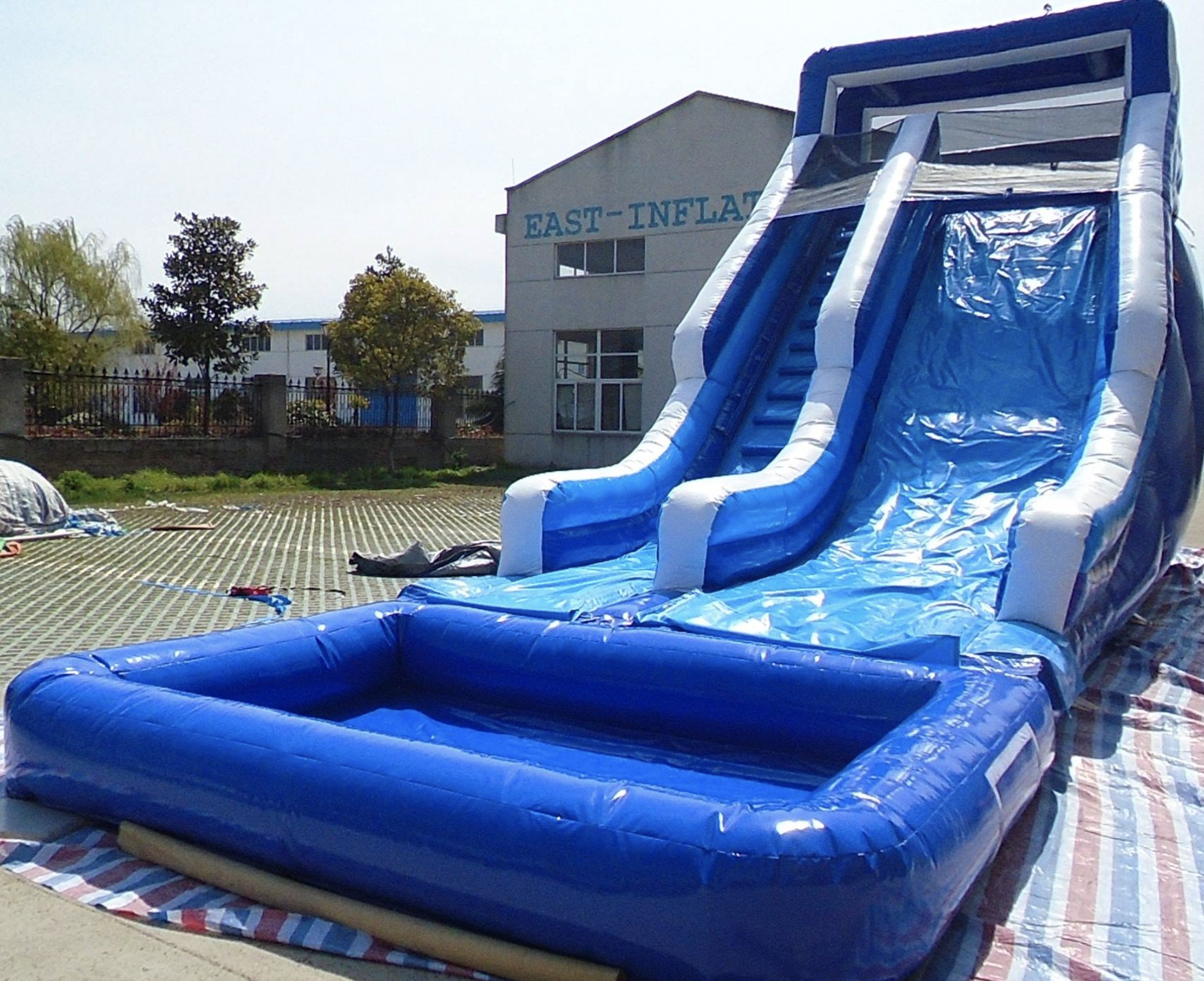 an image of Lakewood inflatable water slides.